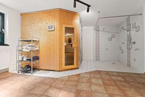 Sauna mit Dusche - Patrick Pfeiffer Immobilien Straelen