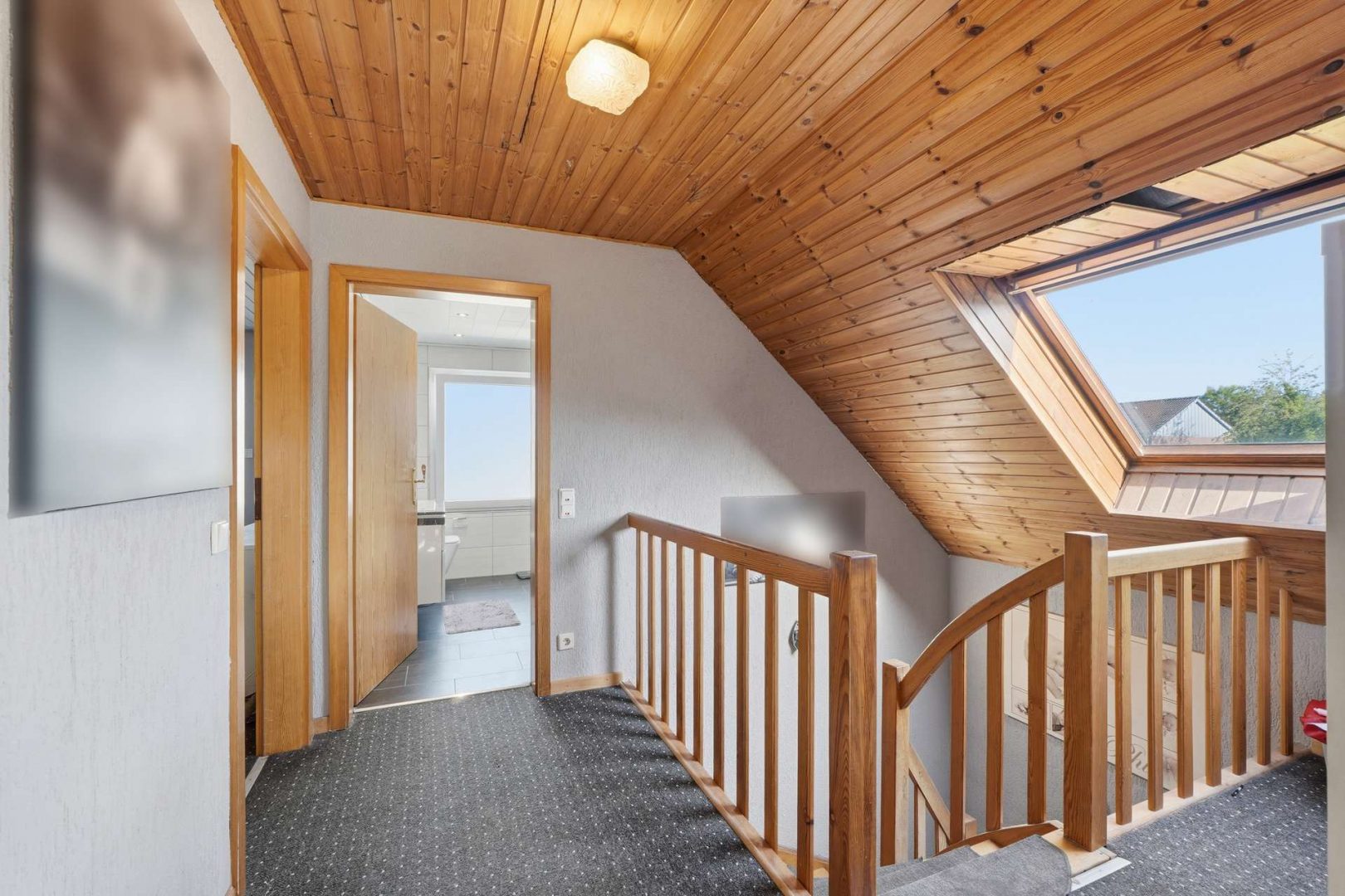 Flur OG - Patrick Pfeiffer Immobilien