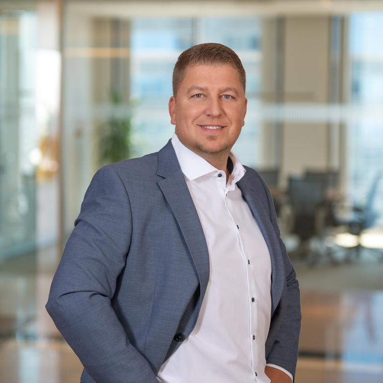 Herr Patrick Pfeiffer 